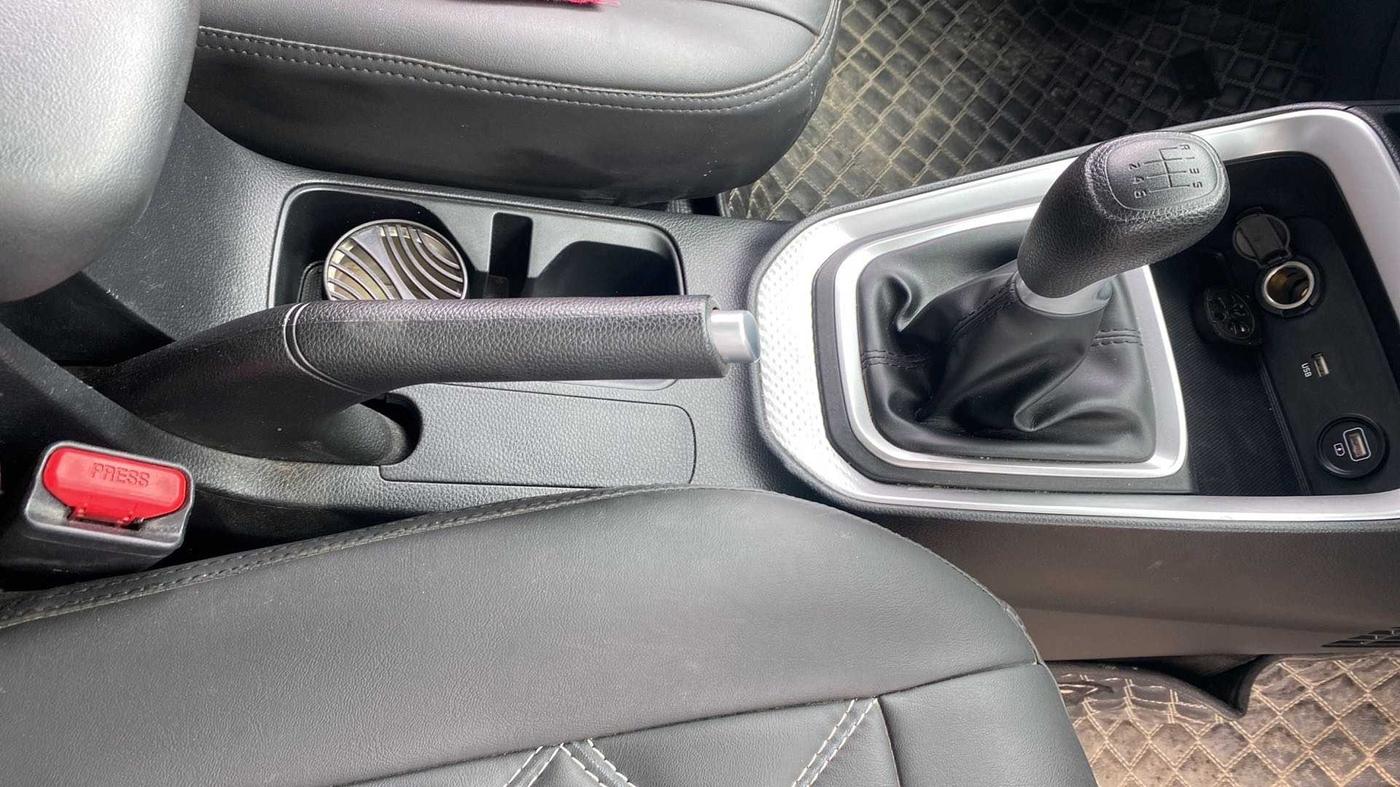 2023 KIA SONET HTK PLUS 1.0 IMT, Petrol, Manual, 24,195 km, Gear Lever