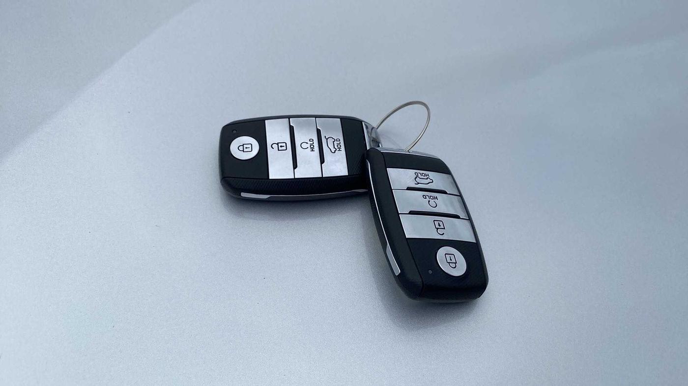 2023 KIA SONET HTK PLUS 1.0 IMT, Petrol, Manual, 24,195 km, Key Close Up