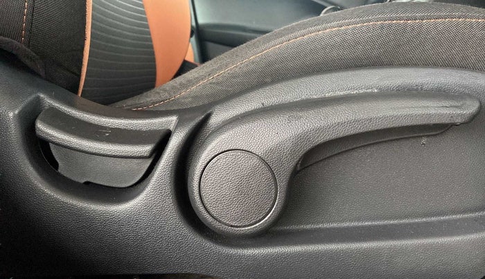 2016 Hyundai i20 Active 1.2 SX, Petrol, Manual, 50,950 km, Driver Side Adjustment Panel