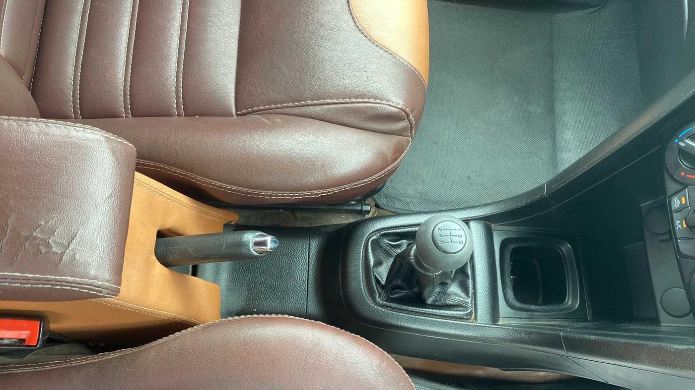 2012 Maruti Swift VDI, Diesel, Manual, 82,541 km, Gear Lever