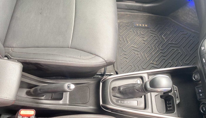2022 Maruti XL6 ALPHA PLUS AT, Petrol, Automatic, 10,786 km, Gear Lever