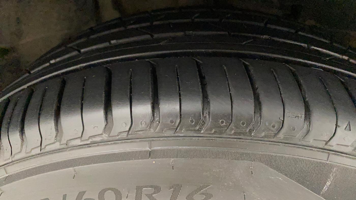 2018 Tata NEXON XZA PLUS PETROL, Petrol, Automatic, 52,007 km, Right Front Tyre Tread