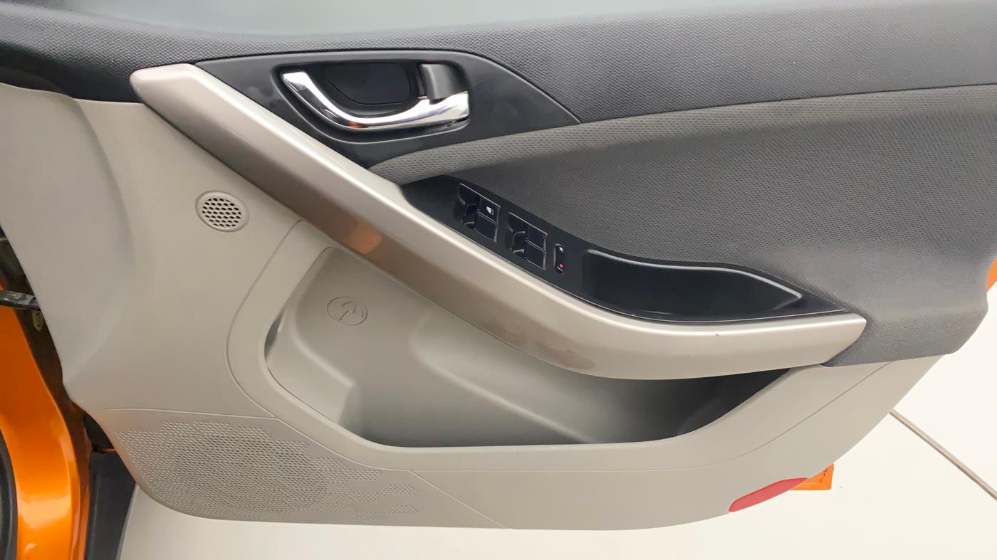 2018 Tata NEXON XZA PLUS PETROL, Petrol, Automatic, 52,007 km, Driver Side Door Panels Control