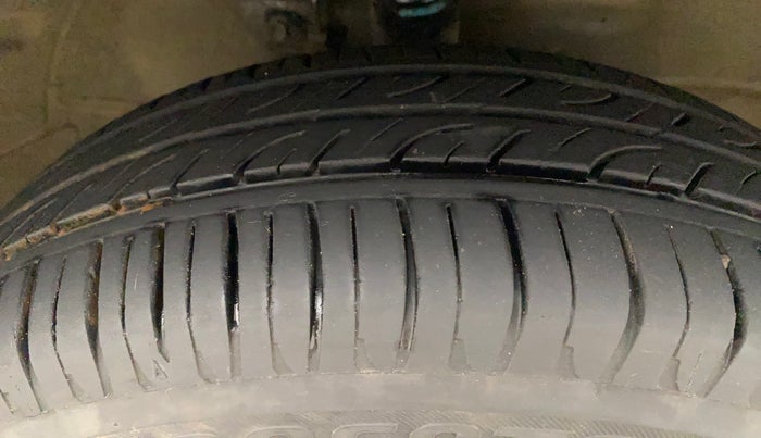 2013 Maruti Wagon R 1.0 VXI, Petrol, Manual, 47,977 km, Right Front Tyre Tread