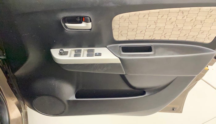2013 Maruti Wagon R 1.0 VXI, Petrol, Manual, 47,977 km, Driver Side Door Panels Control