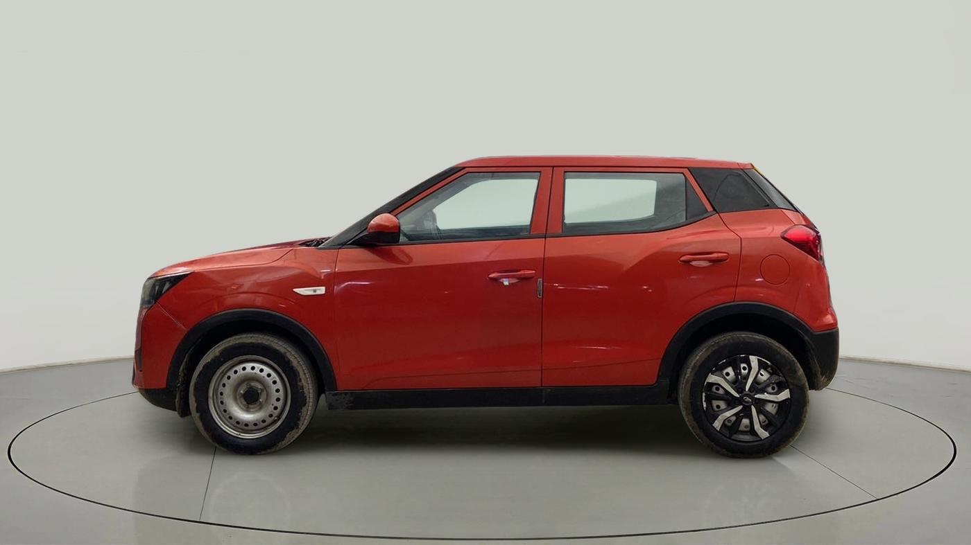 2019 Mahindra XUV300 W4 1.2 PETROL, Petrol, Manual, 59,332 km, Left Side