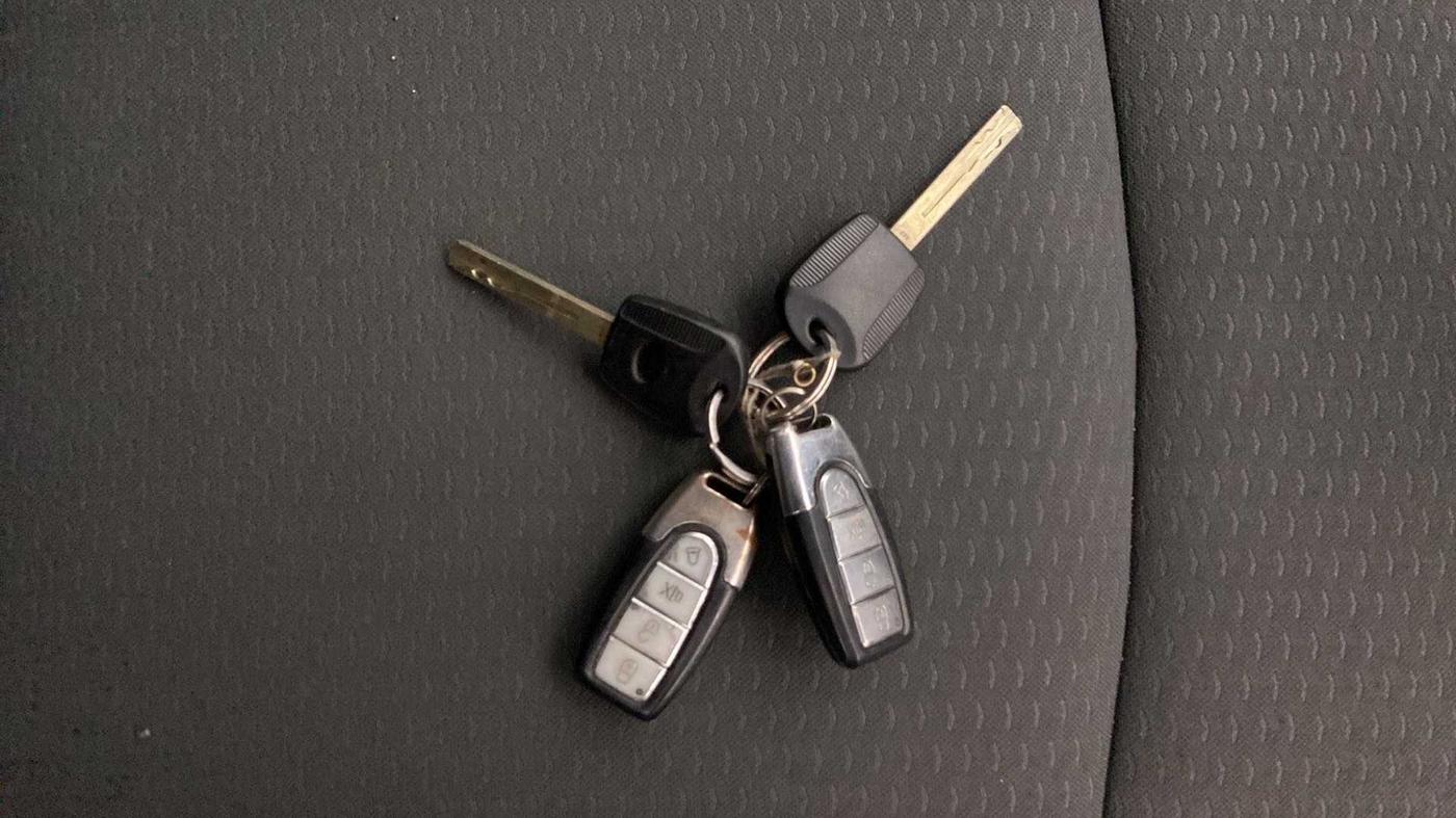 2019 Mahindra XUV300 W4 1.2 PETROL, Petrol, Manual, 59,332 km, Key Close Up