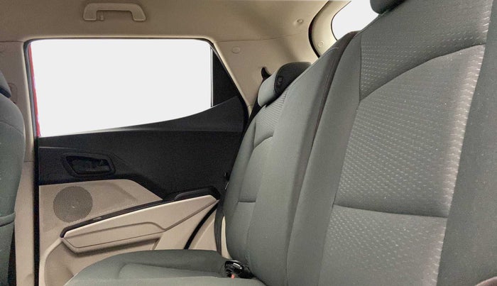2019 Mahindra XUV300 W4 1.2 PETROL, Petrol, Manual, 59,332 km, Right Side Rear Door Cabin