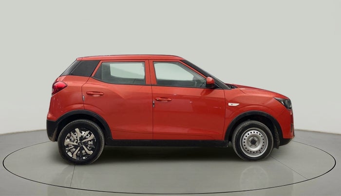 2019 Mahindra XUV300 W4 1.2 PETROL, Petrol, Manual, 59,332 km, Right Side View