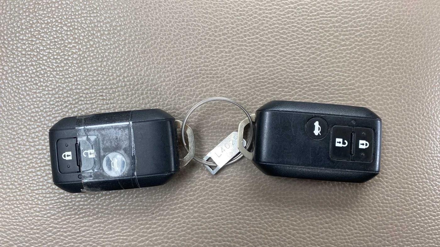 2018 Maruti Dzire ZXI, Petrol, Manual, 68,309 km, Key Close Up