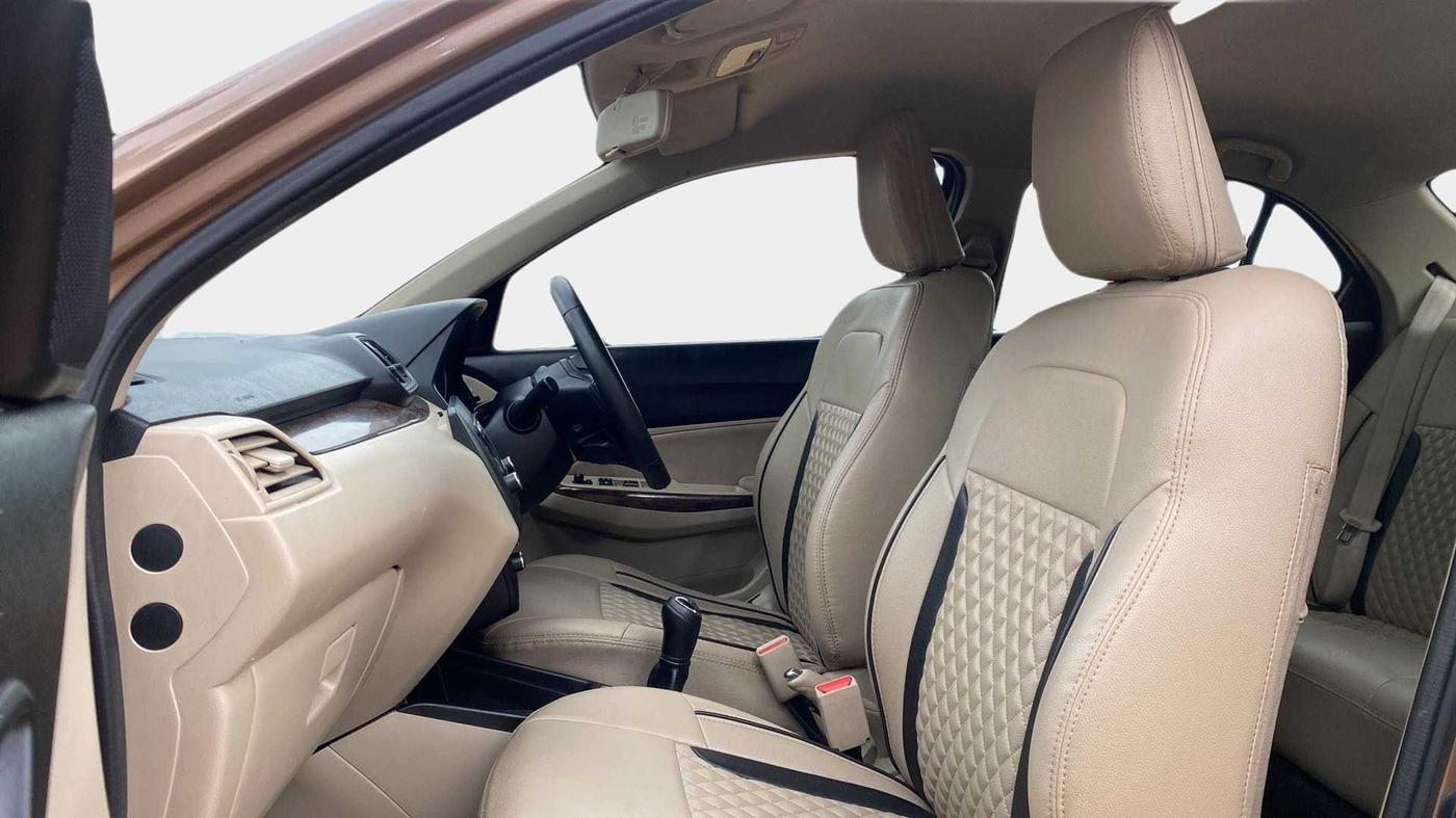 2018 Maruti Dzire ZXI, Petrol, Manual, 68,309 km, Right Side Front Door Cabin