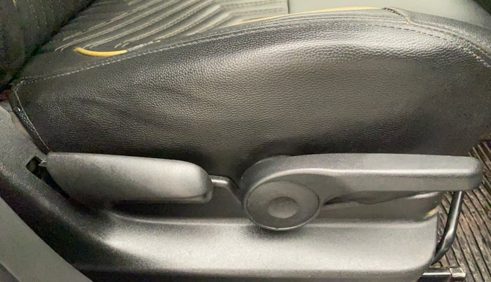 2017 Maruti Vitara Brezza ZDI, Diesel, Manual, 57,761 km, Driver Side Adjustment Panel