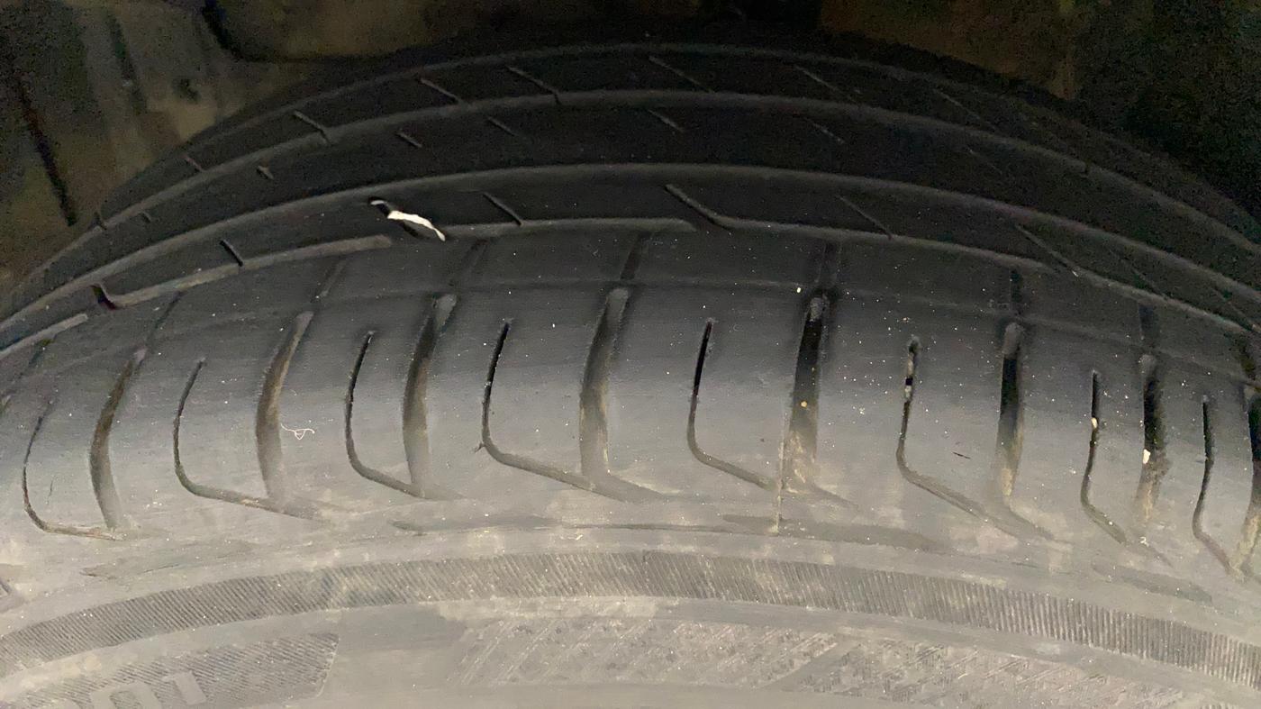 2017 Maruti Vitara Brezza ZDI, Diesel, Manual, 57,761 km, Left Front Tyre Tread