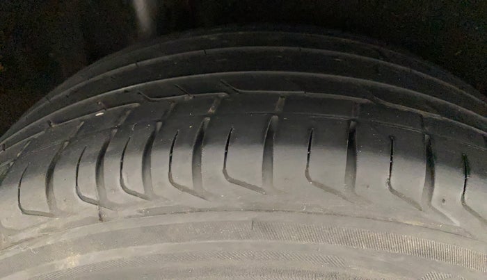 2017 Maruti Vitara Brezza ZDI, Diesel, Manual, 57,761 km, Right Rear Tyre Tread