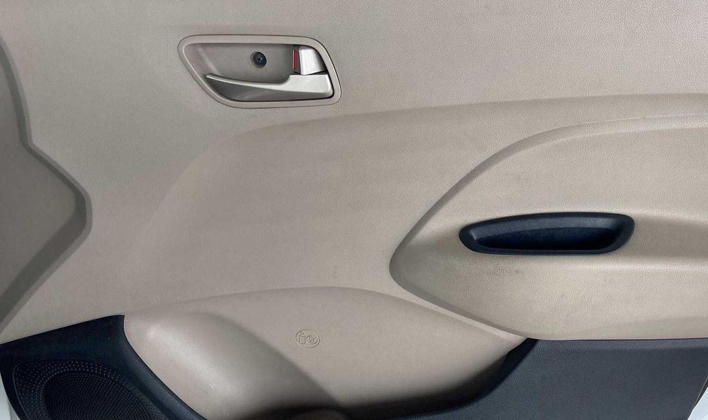 2018 Hyundai NEW SANTRO MAGNA AMT, Petrol, Automatic, 53,669 km, Driver Side Door Panels Control