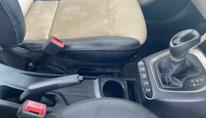 2018 Hyundai NEW SANTRO MAGNA AMT, Petrol, Automatic, 53,669 km, Gear Lever