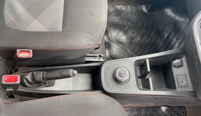 2021 Renault Kwid RXT 1.0 AMT (O), Petrol, Automatic, 9,693 km, Gear Lever