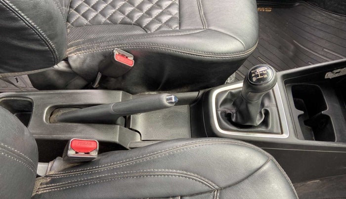 2019 Maruti Swift ZXI PLUS, Petrol, Manual, 27,836 km, Gear Lever