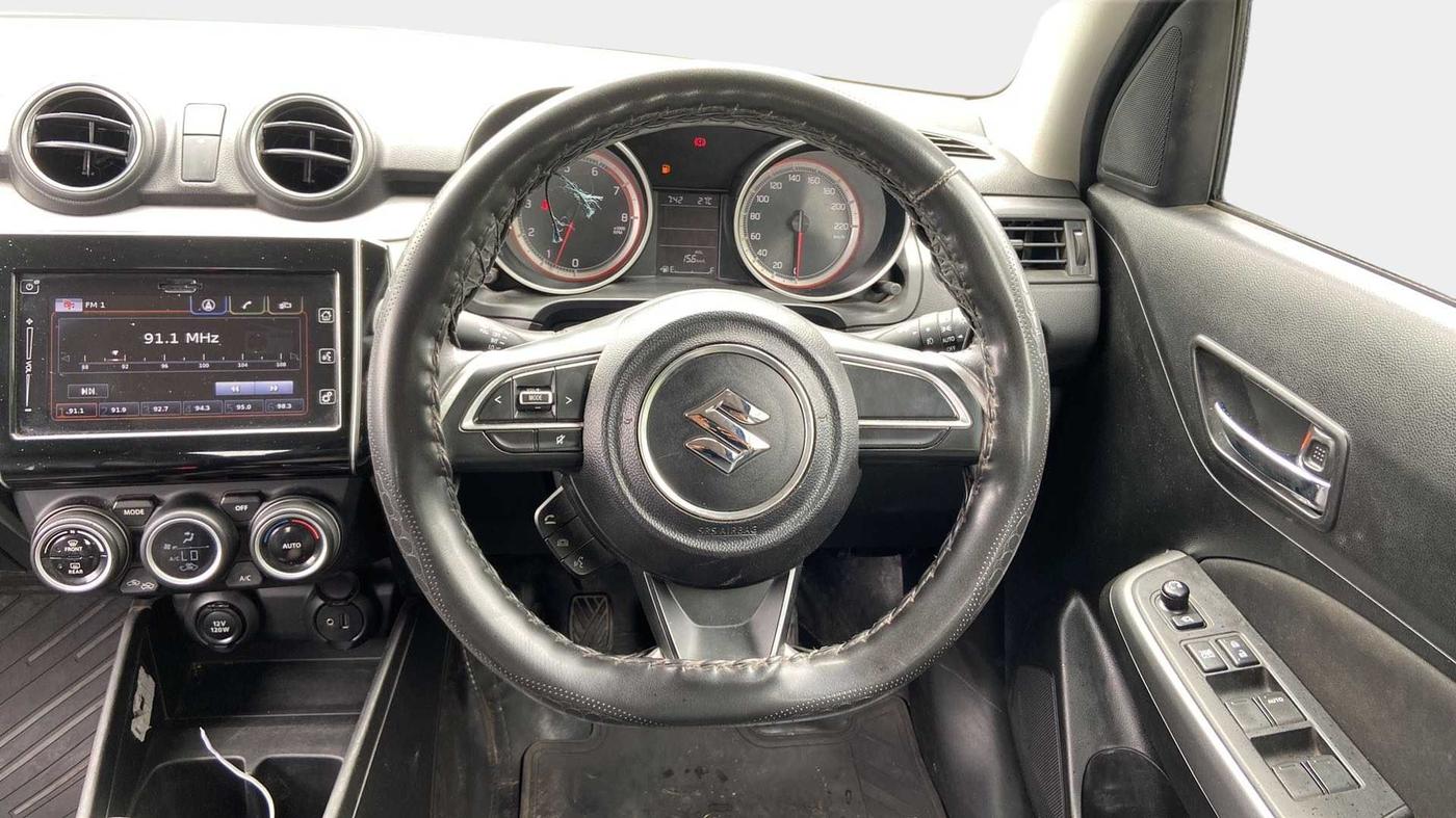 2019 Maruti Swift ZXI PLUS, Petrol, Manual, 27,836 km, Steering Wheel Close Up