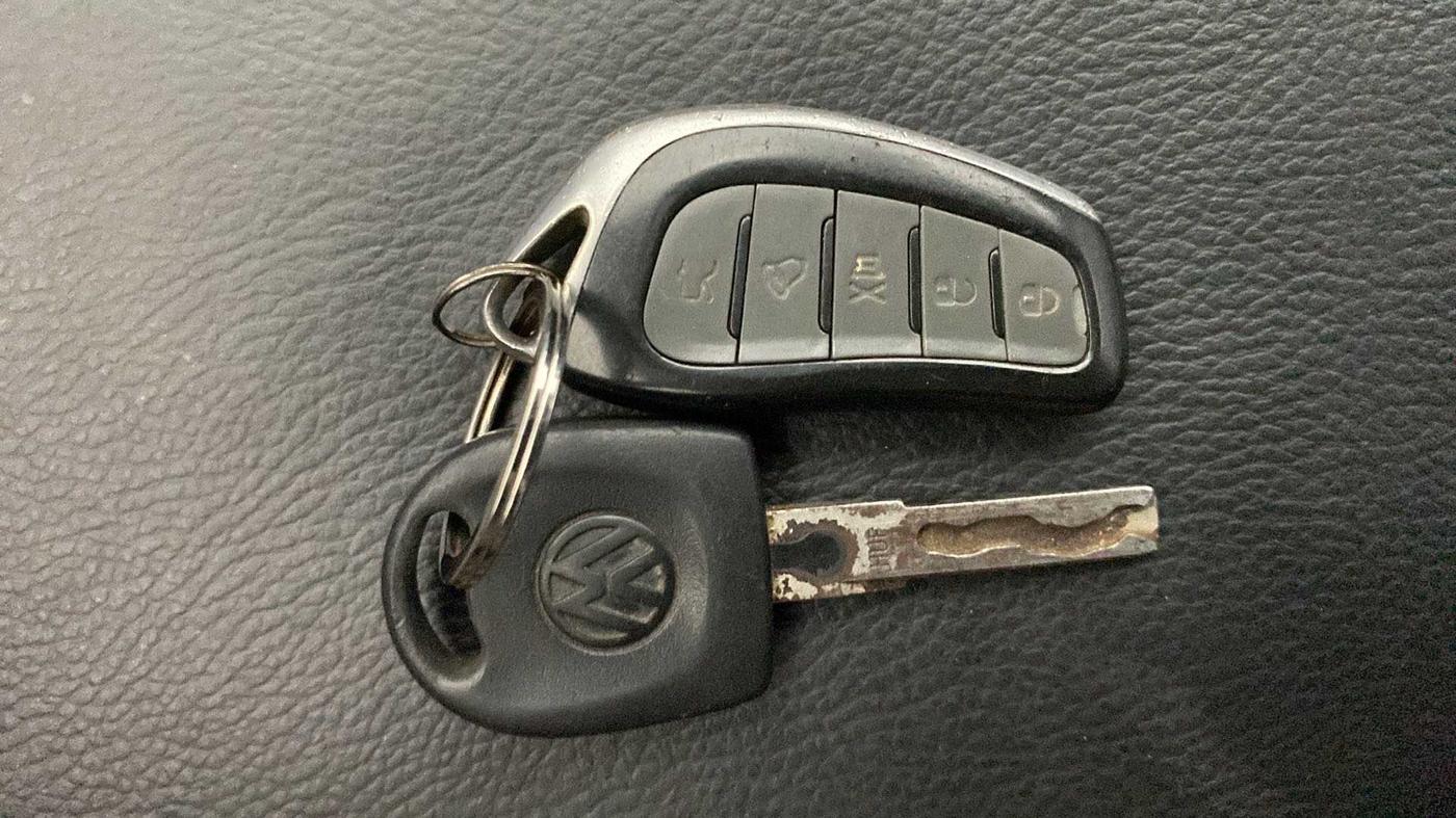 2019 Volkswagen Polo TRENDLINE 1.0L, Petrol, Manual, 57,026 km, Key Close Up