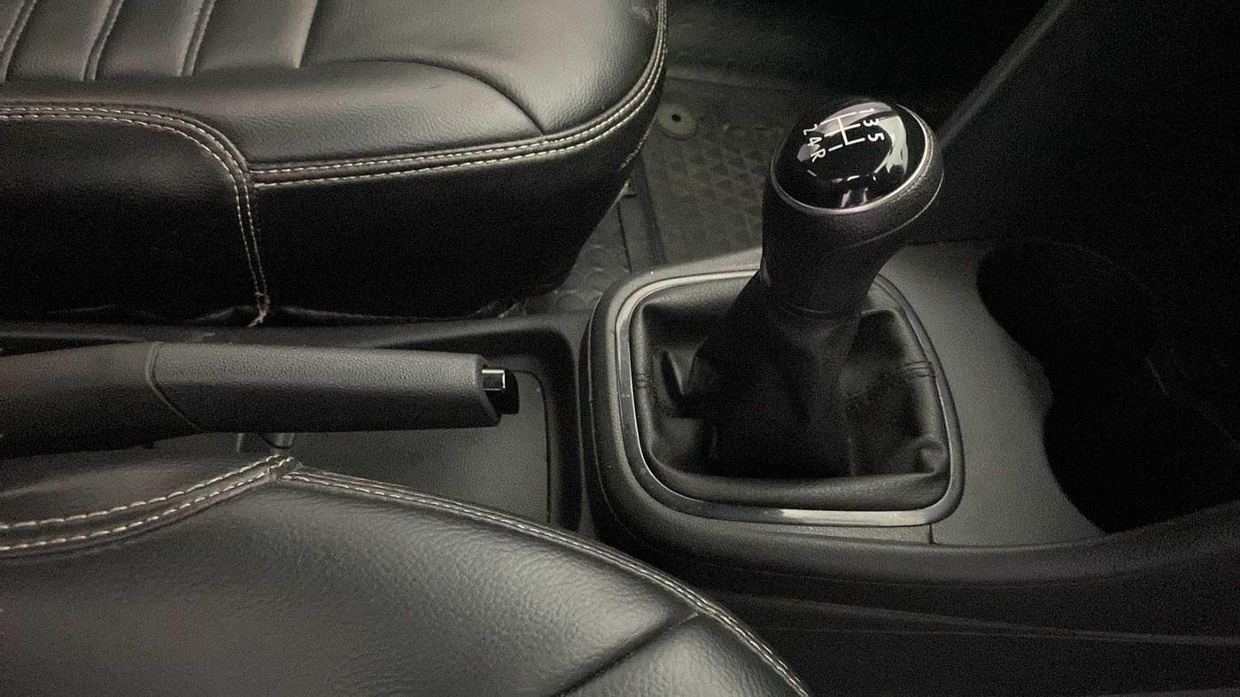 2019 Volkswagen Polo TRENDLINE 1.0L, Petrol, Manual, 57,026 km, Gear Lever