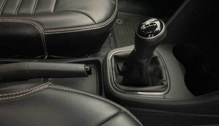 2019 Volkswagen Polo TRENDLINE 1.0L, Petrol, Manual, 57,026 km, Gear Lever