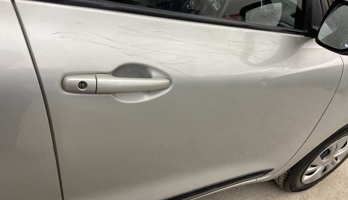 2019 Maruti Swift VXI, Petrol, Manual, 42,091 km, Driver-side door - Slightly dented
