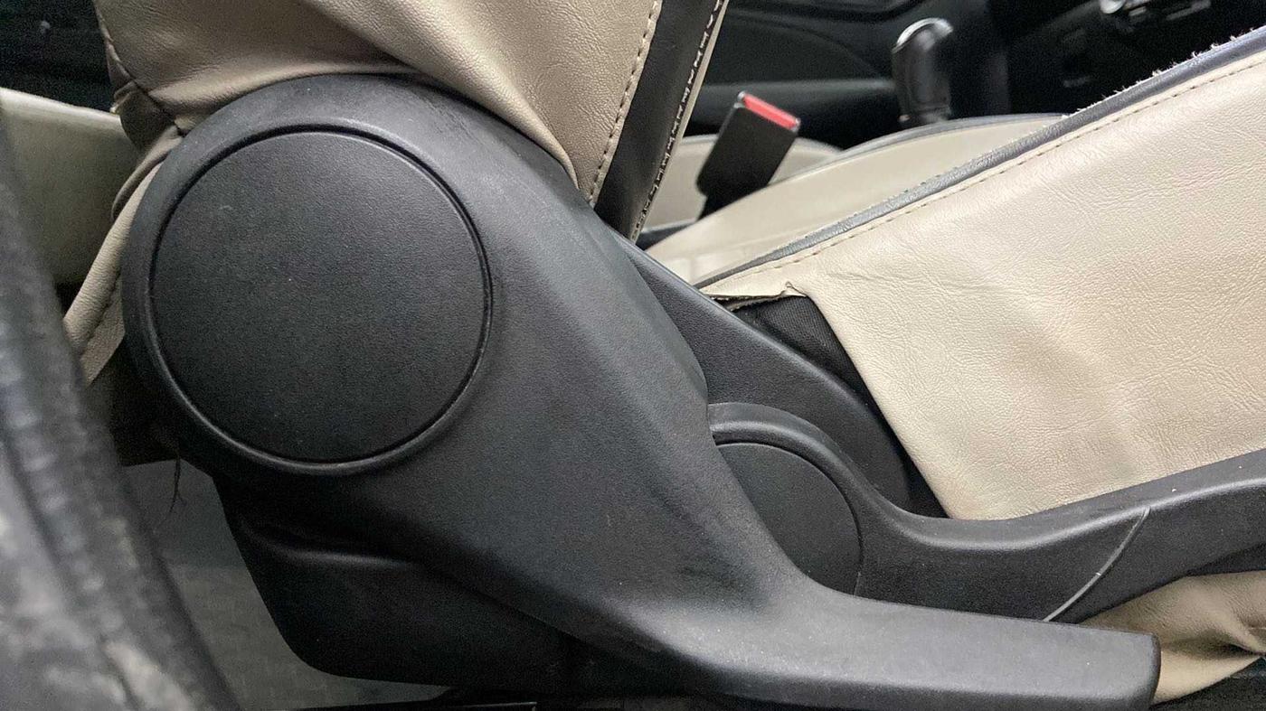 2019 Maruti Swift VXI, Petrol, Manual, 42,091 km, Driver Side Adjustment Panel
