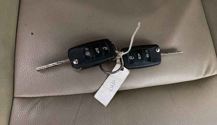 2016 Volkswagen Ameo HIGHLINE1.2L, Petrol, Manual, 51,155 km, Key Close Up