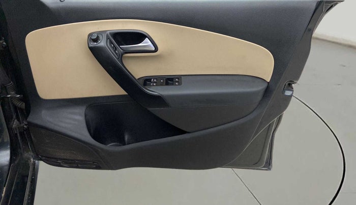 2016 Volkswagen Ameo HIGHLINE1.2L, Petrol, Manual, 51,155 km, Driver Side Door Panels Control