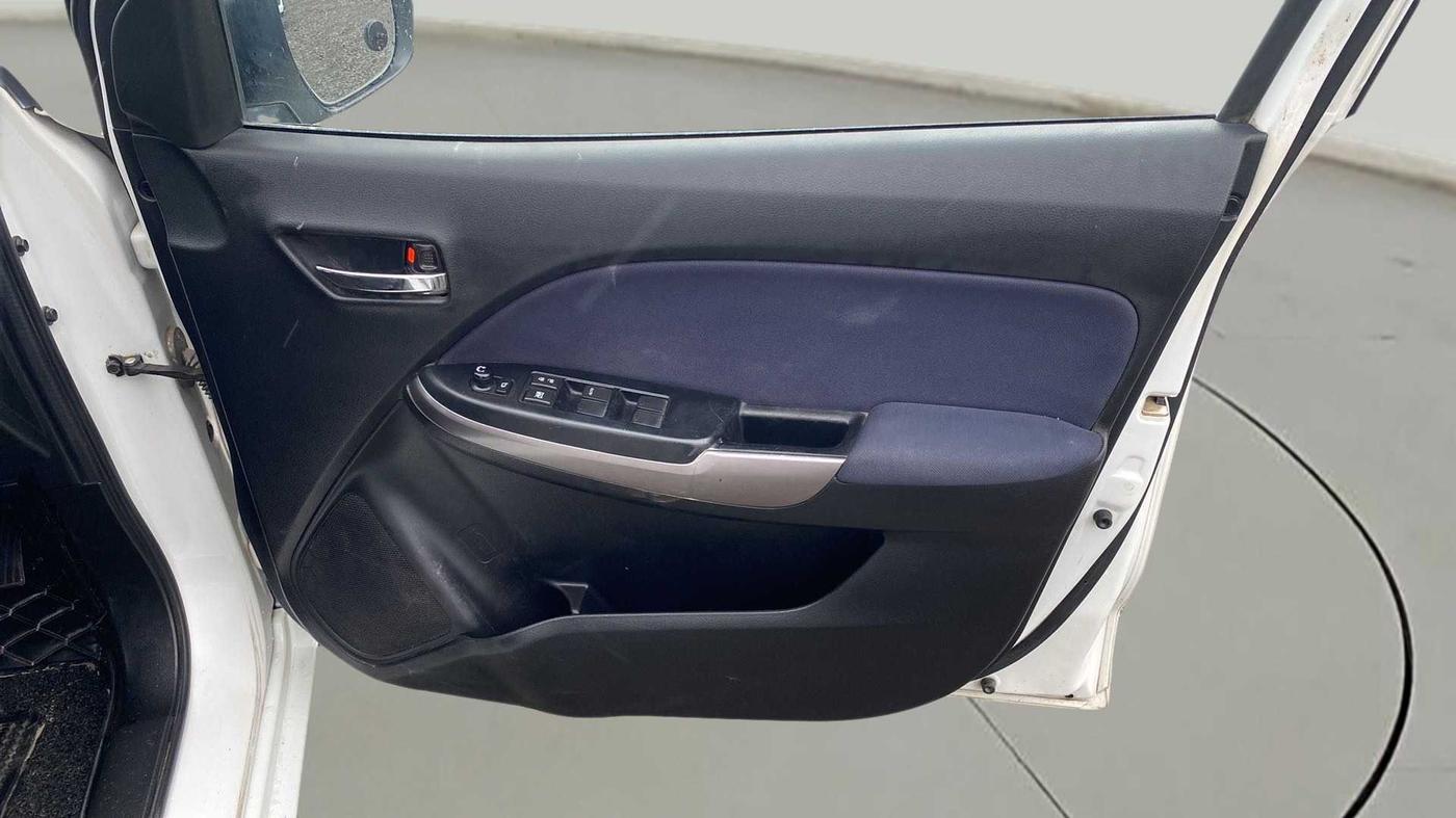 2020 Maruti Baleno DELTA CVT PETROL 1.2, Petrol, Automatic, 32,241 km, Driver Side Door Panels Control