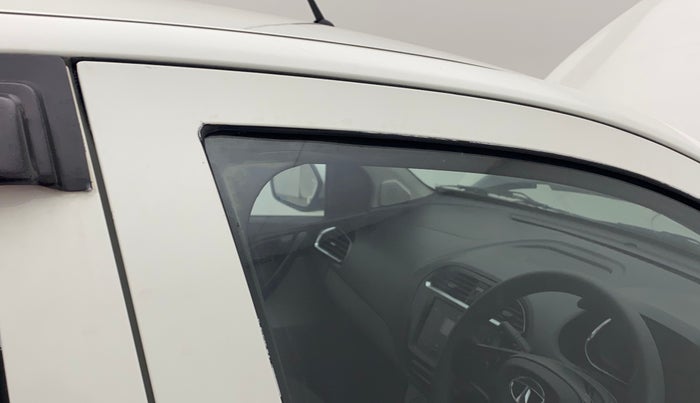 2020 Tata Tiago XT PETROL, Petrol, Manual, 51,999 km, Driver-side door - Door visor damaged