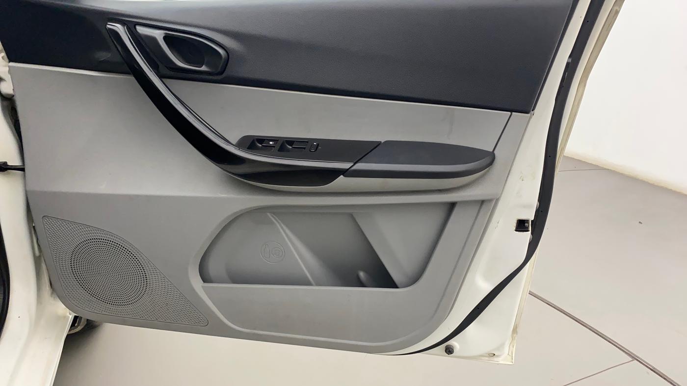 2020 Tata Tiago XT PETROL, Petrol, Manual, 51,999 km, Driver Side Door Panels Control