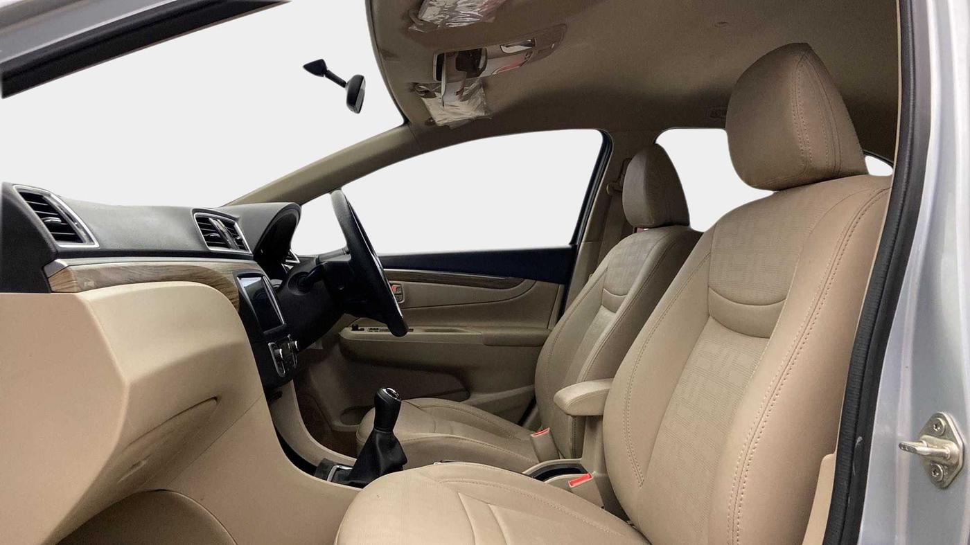 2022 Maruti Ciaz ZETA 1.5 SHVS MT PETROL, Petrol, Manual, 15,994 km, Right Side Front Door Cabin