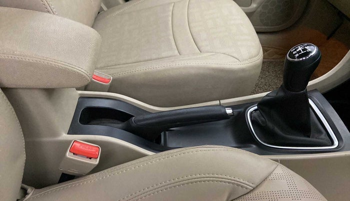 2022 Maruti Ciaz ZETA 1.5 SHVS MT PETROL, Petrol, Manual, 15,994 km, Gear Lever