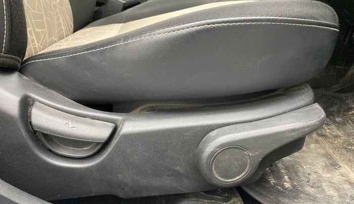 2018 Hyundai Grand i10 ASTA 1.2 KAPPA VTVT, Petrol, Manual, 42,137 km, Driver Side Adjustment Panel