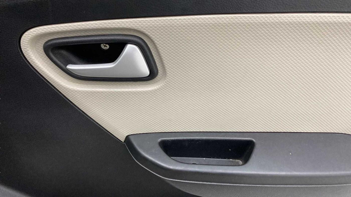 2020 Maruti Alto LXI, Petrol, Manual, 13,485 km, Driver Side Door Panels Control