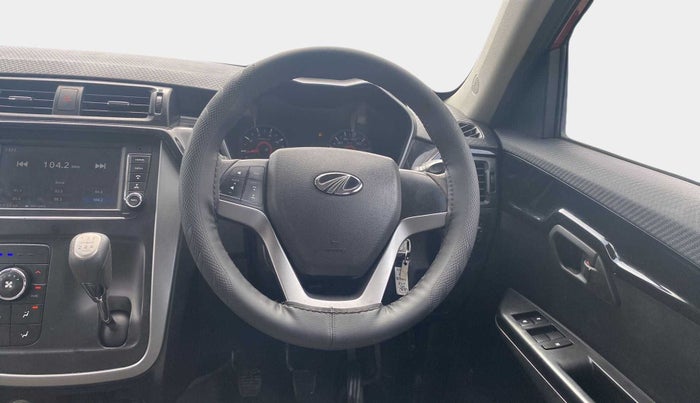 2017 Mahindra KUV 100 NXT K8 P 6 STR DUAL TONE, Petrol, Manual, 27,922 km, Steering Wheel Close Up