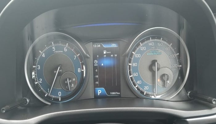 2017 Mahindra KUV 100 NXT K8 P 6 STR DUAL TONE, Petrol, Manual, 27,922 km, Odometer Image