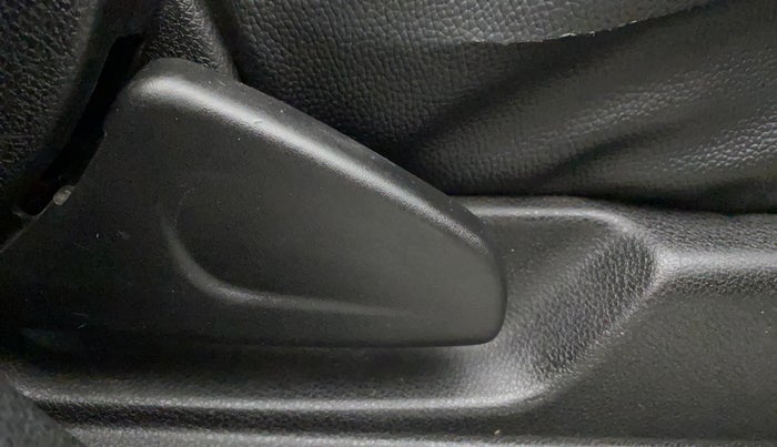 2022 Renault Kwid RXT 1.0 AMT, Petrol, Automatic, 17,171 km, Driver Side Adjustment Panel