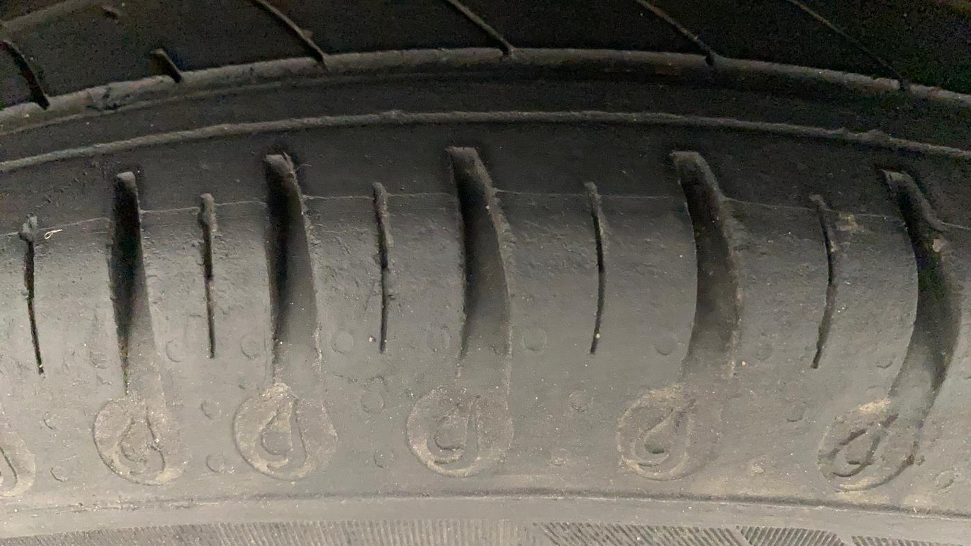 2022 Renault Kwid RXT 1.0 AMT, Petrol, Automatic, 17,171 km, Right Front Tyre Tread