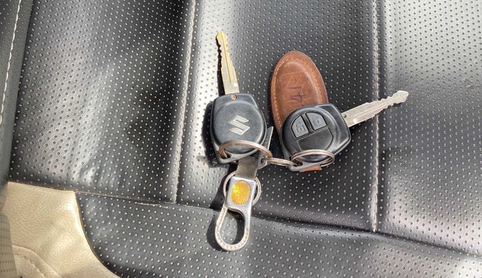 2013 Maruti Wagon R 1.0 VXI, Petrol, Manual, 62,330 km, Key Close Up