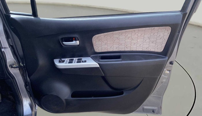 2013 Maruti Wagon R 1.0 VXI, Petrol, Manual, 62,330 km, Driver Side Door Panels Control