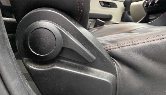 2021 Tata ALTROZ XM PLUS PETROL, Petrol, Manual, 16,602 km, Driver Side Adjustment Panel