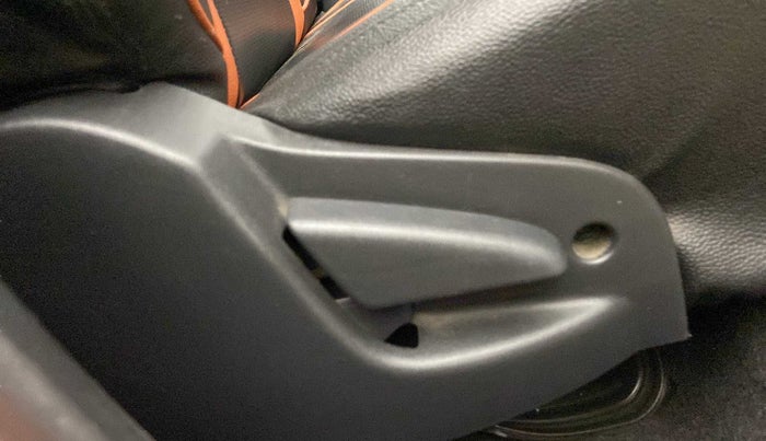 2018 Datsun Go T(O), Petrol, Manual, 31,754 km, Driver Side Adjustment Panel