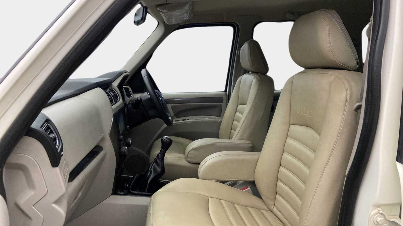 2019 Mahindra Scorpio S9, Diesel, Manual, 37,999 km, Right Side Front Door Cabin