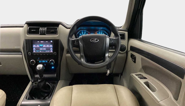 2019 Mahindra Scorpio S9, Diesel, Manual, 37,999 km, Steering Wheel Close Up