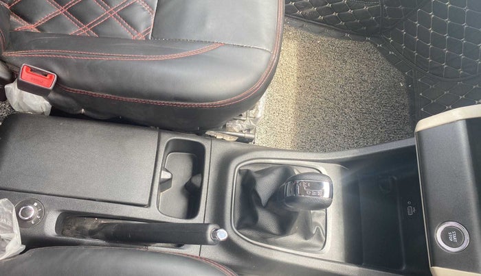2022 Renault TRIBER RXZ AMT DUAL TONE, Petrol, Automatic, 22,225 km, Gear Lever