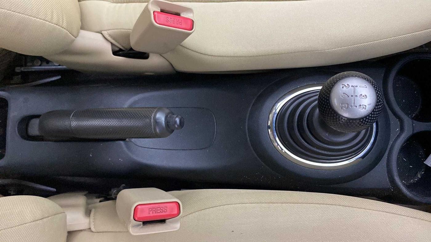 2014 Honda Amaze 1.2L I-VTEC S, Petrol, Manual, 95,661 km, Gear Lever