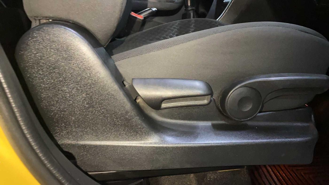 2019 Maruti Vitara Brezza ZDI PLUS, Diesel, Manual, 60,785 km, Driver Side Adjustment Panel